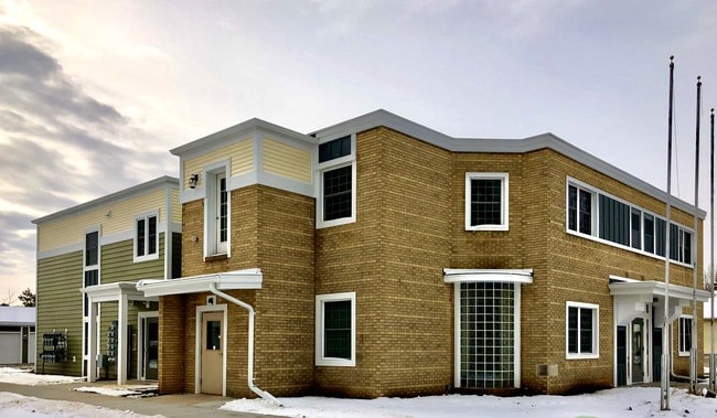Building Photo - 129 W 17th Ave