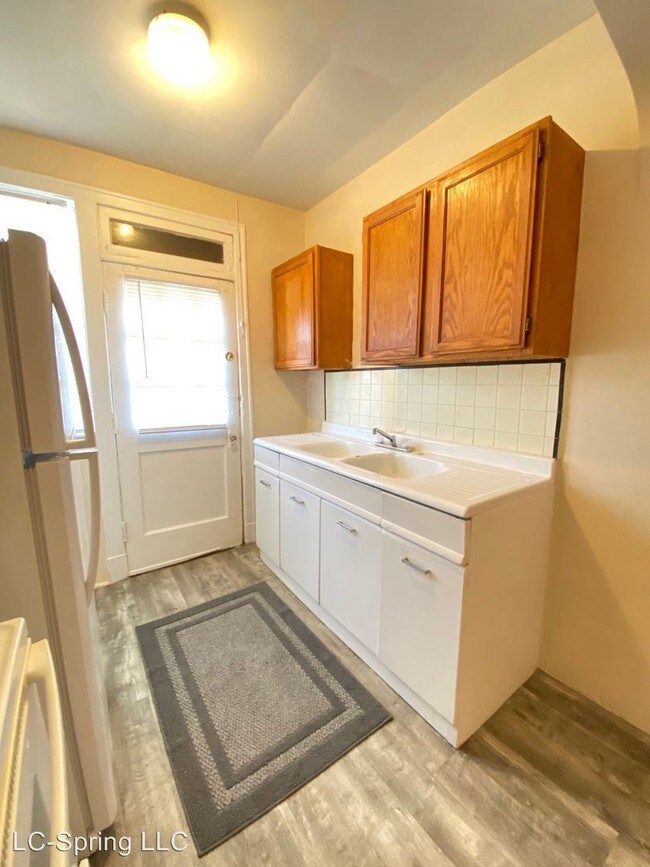 Building Photo - 3862-3866 S Spring Ave