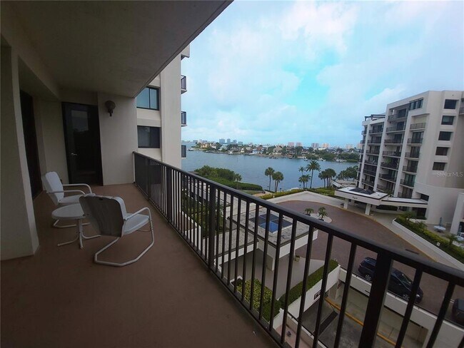 Foto del edificio - 6 Belleview Blvd