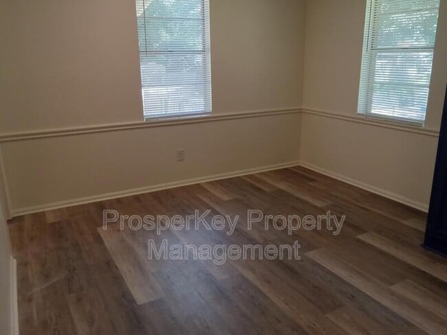 Foto del edificio - 6601 Bradford Dr