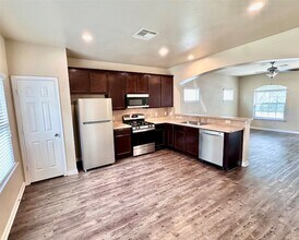 Building Photo - 311 Woodland Hills Dr