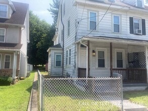Building Photo - 212 Chestnut St