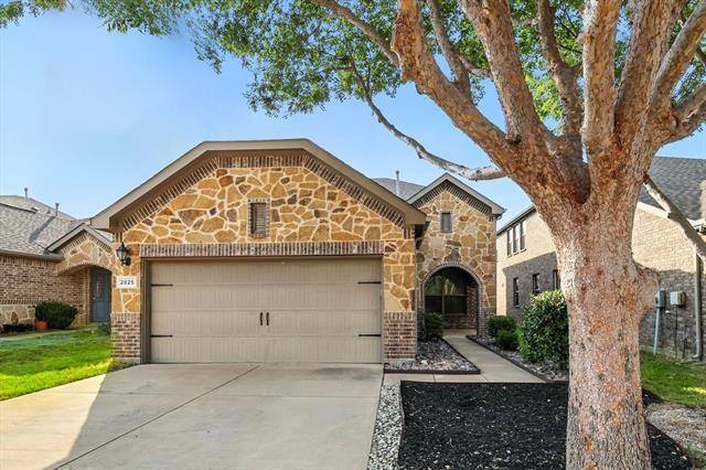 Foto principal - 2825 Houston Wood Dr