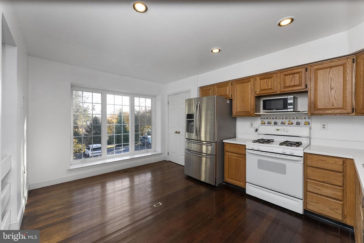 Foto principal - 56 Cabot Dr