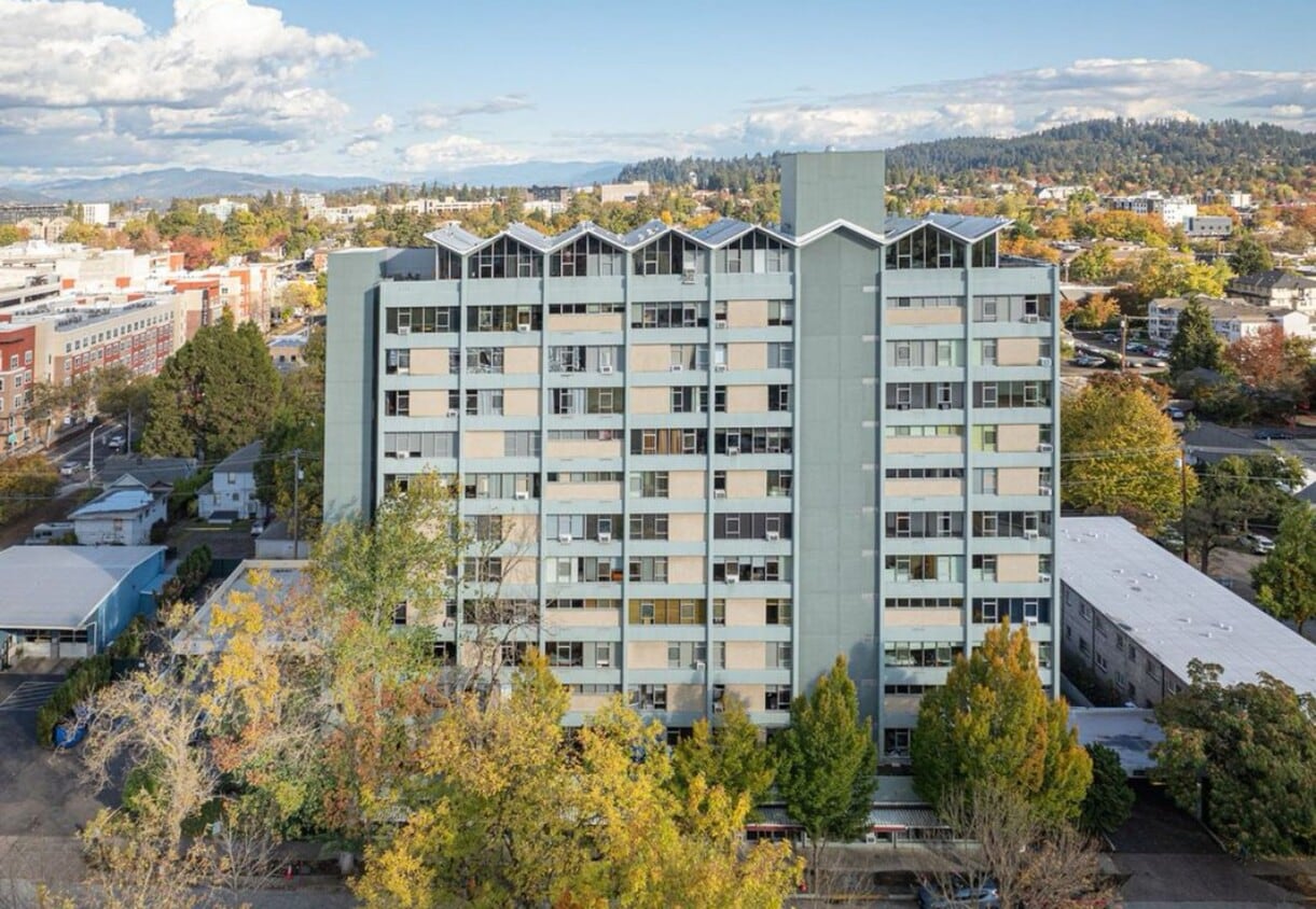 Primary Photo - Upgraded 2 Bedroom 2 Bath Close to Downtow...