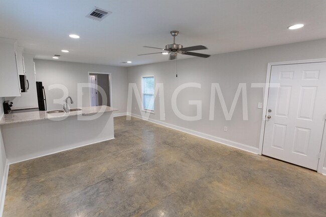 Foto del edificio - 226 Southridge Rd