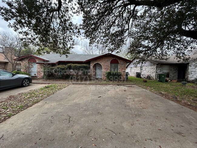 Foto del edificio - 2212 Viewtop Ln