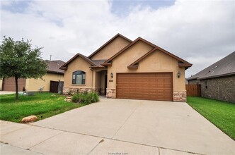 Building Photo - 15615 Wood Brook Ln