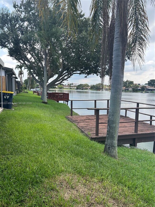 Foto del edificio - 5587 N Park Rd