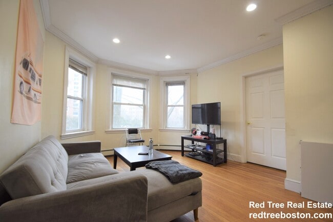 Foto del edificio - 73 Thatcher St