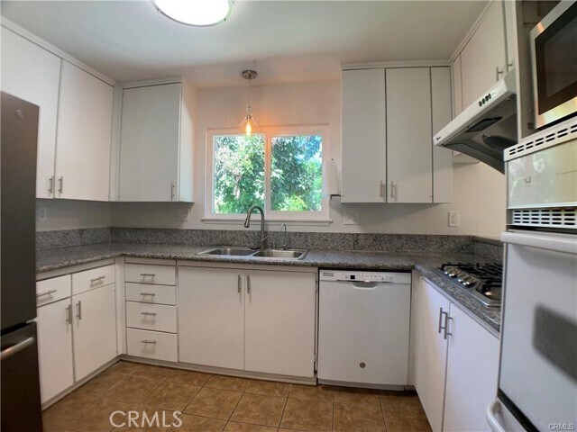 Foto del edificio - 3151 Newell Dr