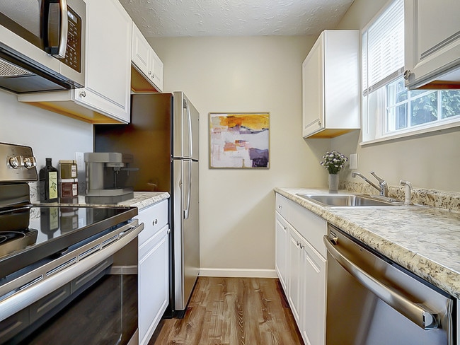 Building Photo - 6212 Cheviot Rd