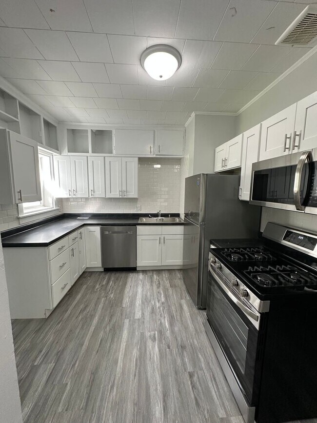 Foto del edificio - 1547 32nd St NE
