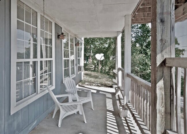 Foto del edificio - 108 Sherwood Ave