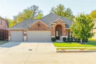 Building Photo - 552 Indian Hill Dr