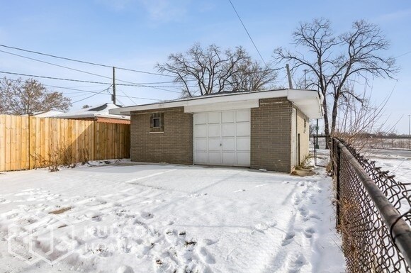 Building Photo - NOW AVAILABLE!  - 9745 S Wentworth Ave, Ch...