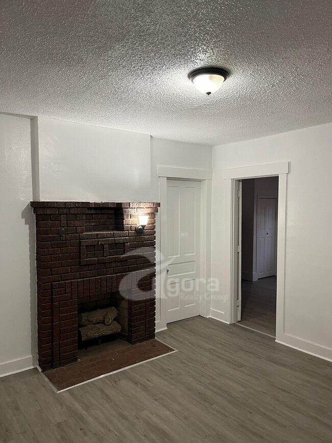 Building Photo - 2022 Leo St