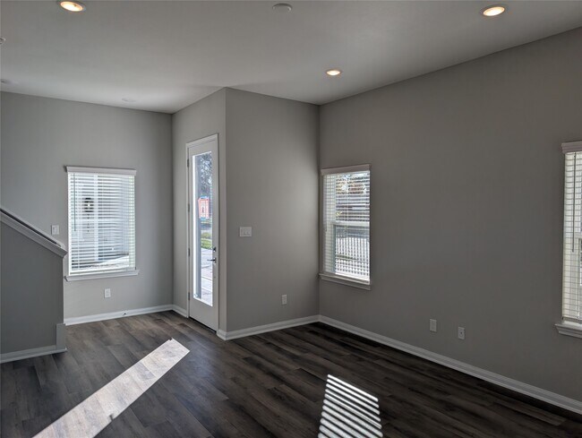 Foto del edificio - 9912 A Clark Rd