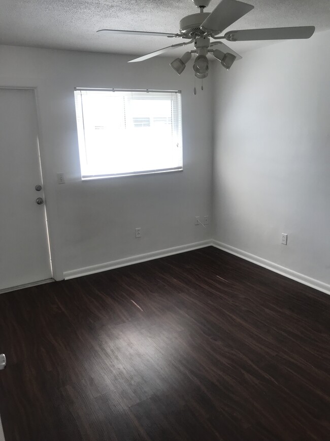 Building Photo - 900 San Christopher Dr