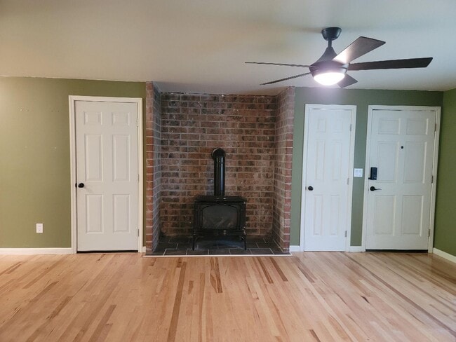 Building Photo - 3 Bedroom Home in Seabeck