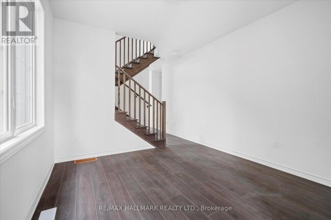 Building Photo - 460 Trevor St.