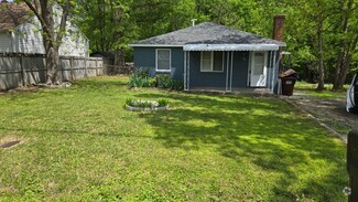 Building Photo - 923 Marlboro St