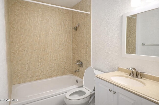 Foto del edificio - 18547 Collins St