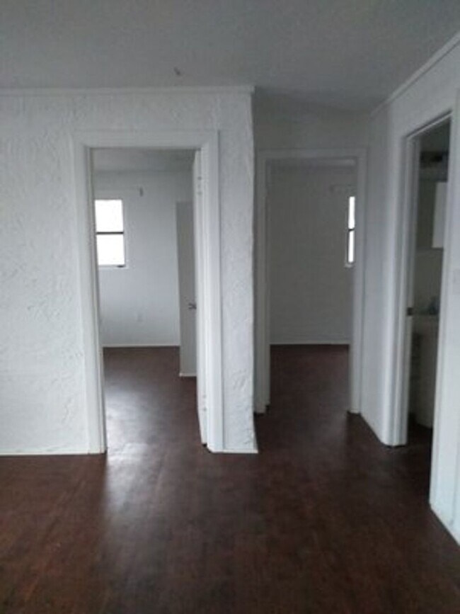 Foto del edificio - 922 NW 17th Ave