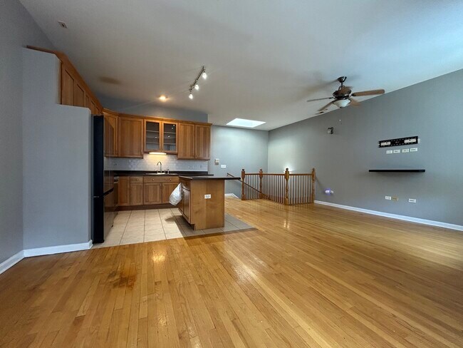 Foto del edificio - 3213 W Fulton Blvd