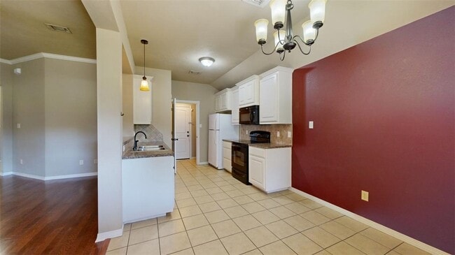 Building Photo - 2814 Horseback Dr