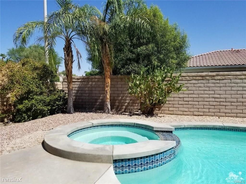 Primary Photo - 3 br, 2 bath House - 77626 Justin Ct