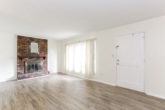 Building Photo - 1830 Ashborough Ct