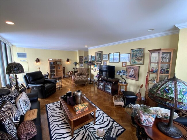 Foto del edificio - 27110 Grand Central Pkwy