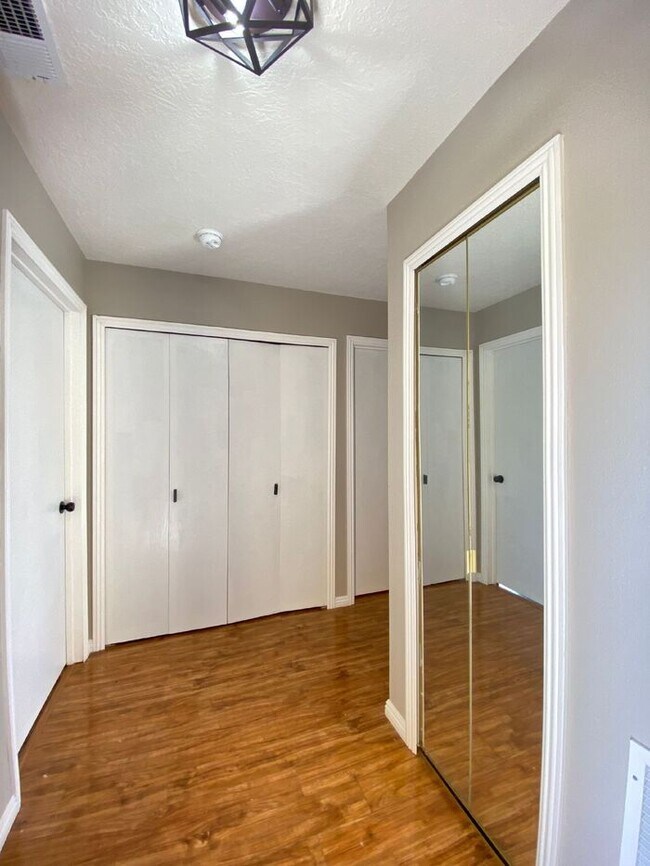 Building Photo - 1BR/1BATH - Ground Floor Condo - NO PETS