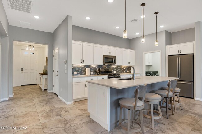 Building Photo - 39589 S Summerwood Dr