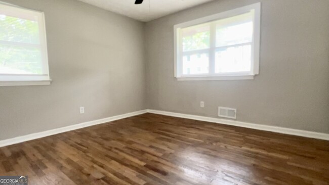 Foto del edificio - 1595 Carlisle St NW