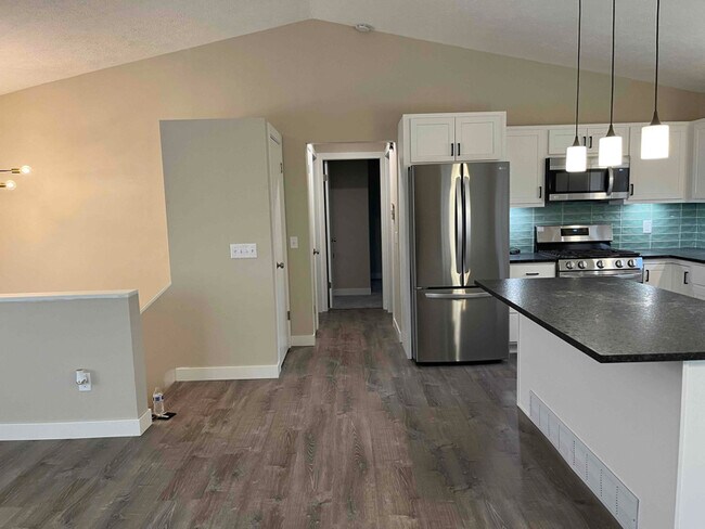 Building Photo - 323 Lamoreaux Dr NW