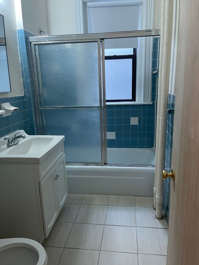 Building Photo - PACKARDS CORNER Split 2 Bed Great `1 bed alternative Utilities Inc Now or 2.1.2026