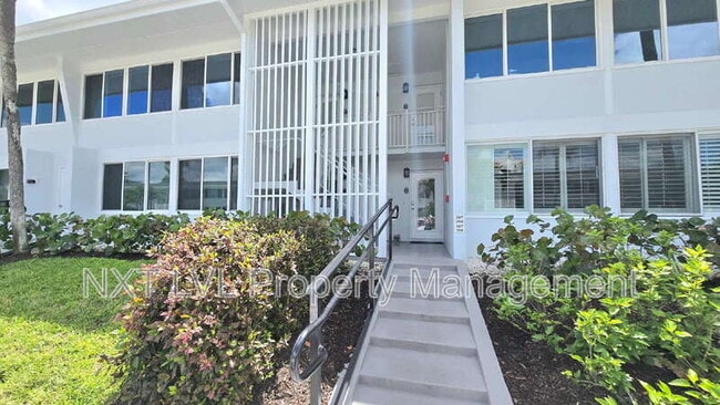 Building Photo - 1065 Gulf Shore Blvd N