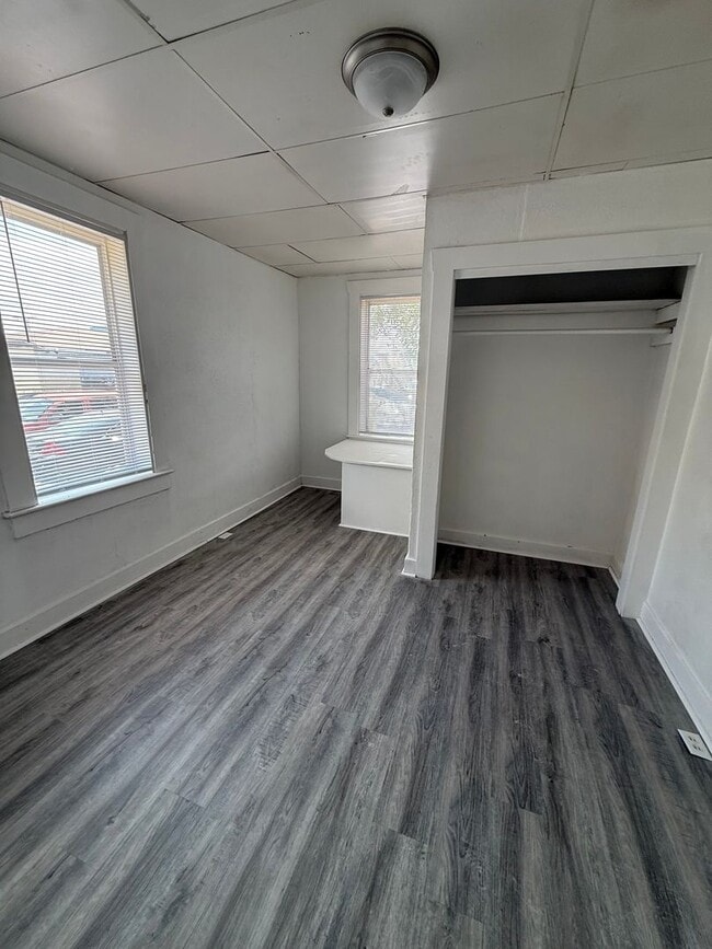 Foto del edificio - 328 W Mason St