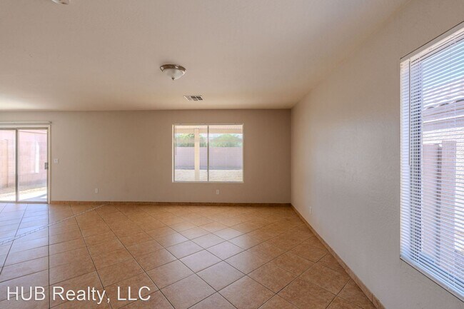 Building Photo - 4 br, 2.5 bath House - 9719 E Baltimore Cir