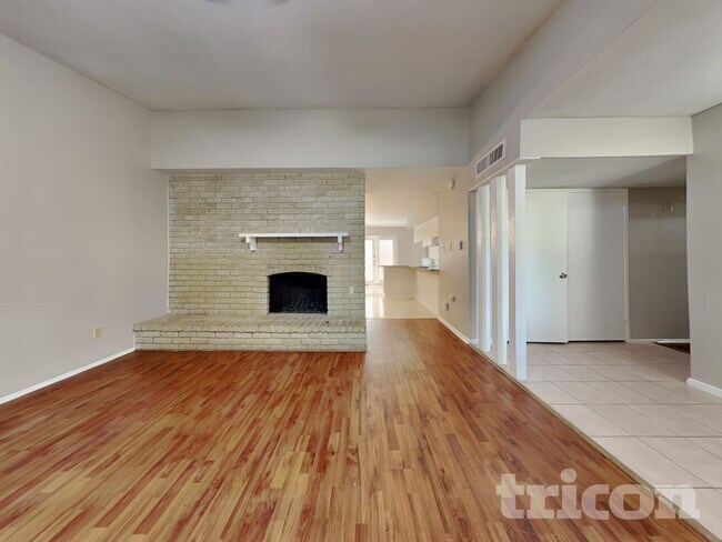 Foto del edificio - 6734 Pickett Dr