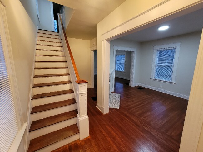 Foto del edificio - 5314 Ward St