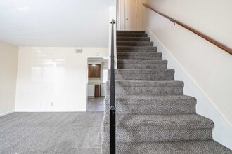 Building Photo - 371 Peabody Dr