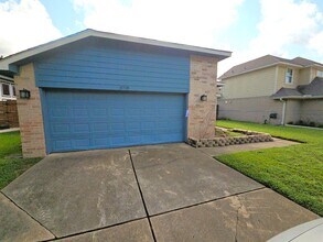 Building Photo - 8718 Roaring Point Dr