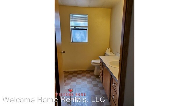 Building Photo - 2 br, 2 bath House - 10900 Kuhlman Rd. SE #28