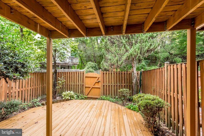 Building Photo - 6013 Crocus Ct