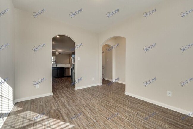 Building Photo - 1525 Park Trails Blvd