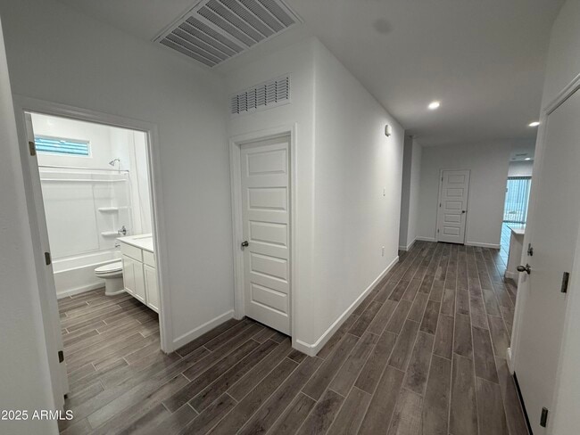 Foto del edificio - 2342 W Sheridan Ave