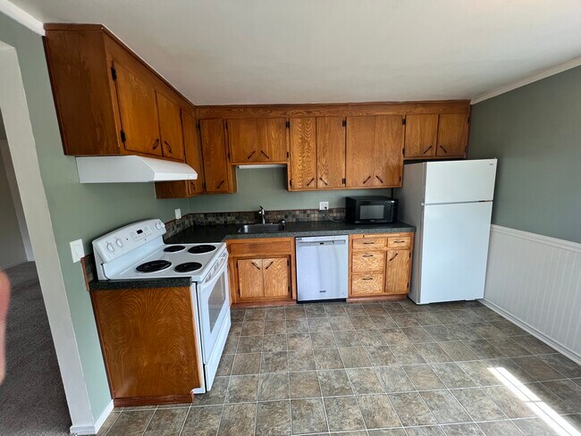 Building Photo - 185 E Sunset Way